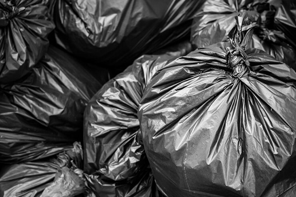 Hallan al menos cinco cuerpos en bolsas de plástico en carretera de Guanajuato