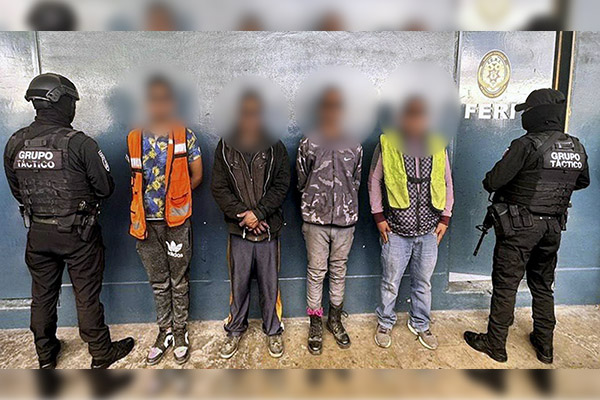 Autoridades de PEMEX, SSPC y SSP detienen a 14 personas por venta ilegal de combustible
