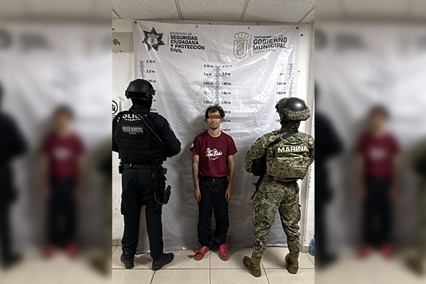 Manejaba una moto robada y cargaba dosis de droga; ya está detenido