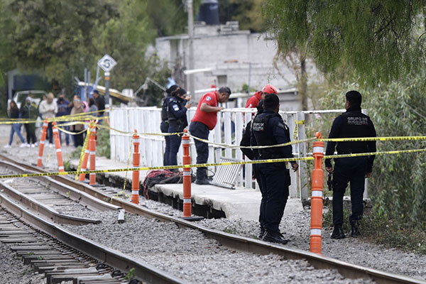 Hallan cadáver semidesnudo de una mujer junto al Atoyac