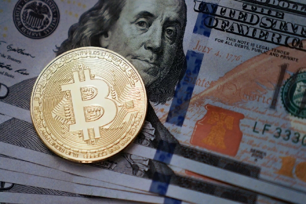 EU busca respaldar el dólar con criptomonedas ante su posible colapso