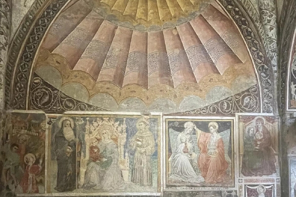 Un fresco del siglo XIII revela el uso de tejidos islámicos en la Iglesia medieval