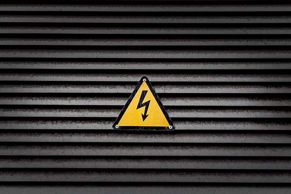 ¡Alto Voltaje! Qué hacer en caso de una electrocución