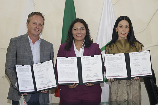 San Andrés Cholula signa convenio para brindar piso firme a 120 familias
