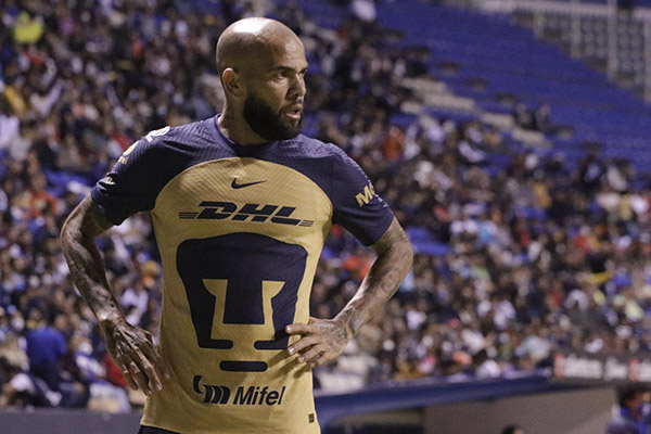 Pumas presenta queja ante el TAS y le exige 5 millones de dólares a Dani Alves
