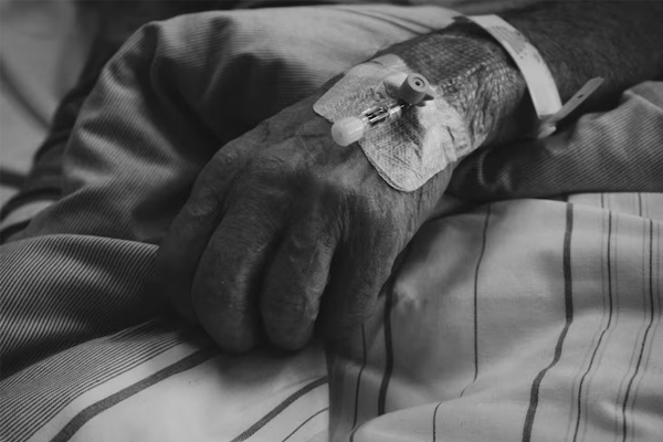 Murió anciano tras penosa agonía; lo atropellaron hace dos meses