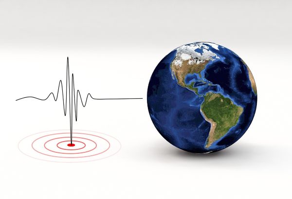 Chile registra sismo de magnitud 7.5 y emite alerta de tsunami