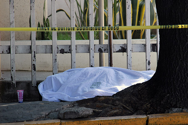 Aparece muerto en vía pública; sería una persona en situación de calle