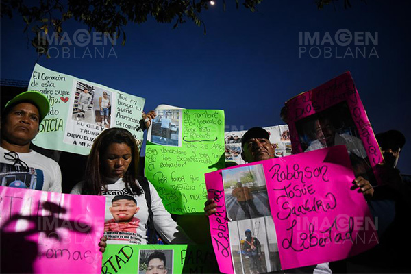 Familiares de migrantes venezolanos detenidos en El Salvador envían carta a Bukele