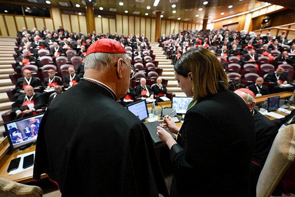 El Vaticano anula dos símbolos del poder del papa: el sello y el anillo del Pescador