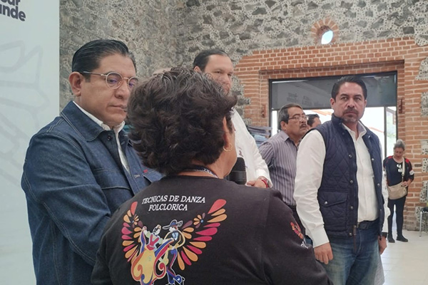 Con sensibilidad y diálogo, gobierno del Estado y SEDIF atienden a adultos mayores