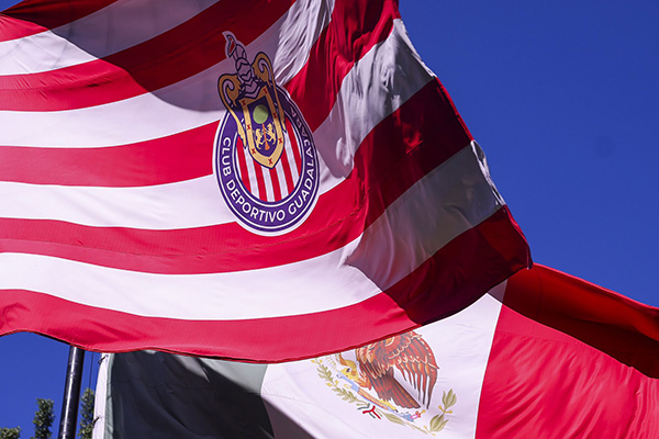 Chivas rompe con su esencia y busca desesperadamente a dos estadounidenses