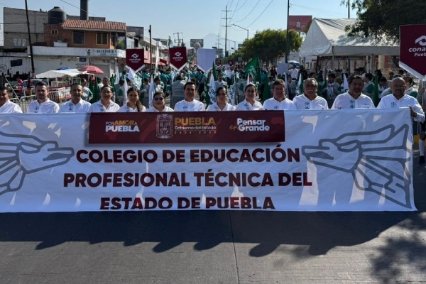 Conalep participa en desfile del 163 Aniversario de la Batalla de Puebla