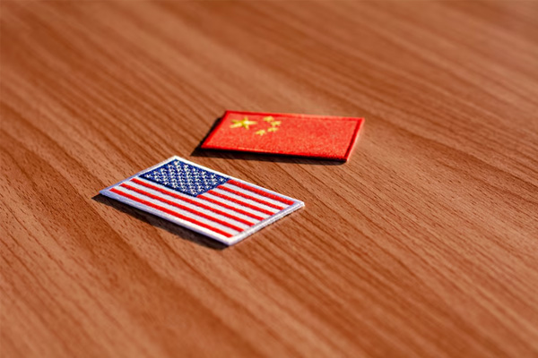 EU no quitará aranceles a China para posibilitar un diálogo, dice Trump