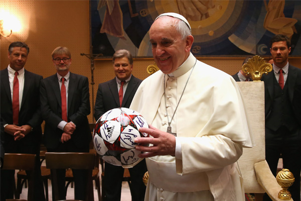 ¿De qué clubes de futbol eran aficionados los últimos papas?