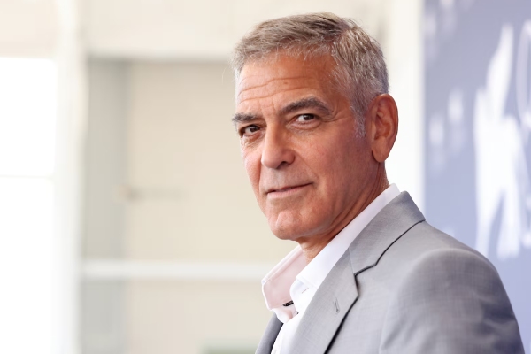 Un George Clooney falso le robó el corazón… y todos sus ahorros