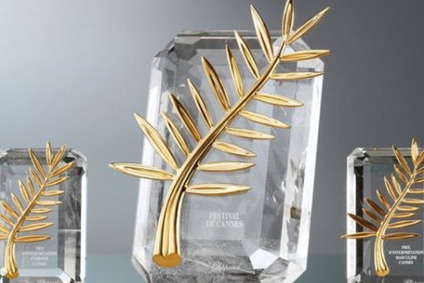 Cannes "preserva la decencia" y prohíbe escotes, transparencias y colas inmensas