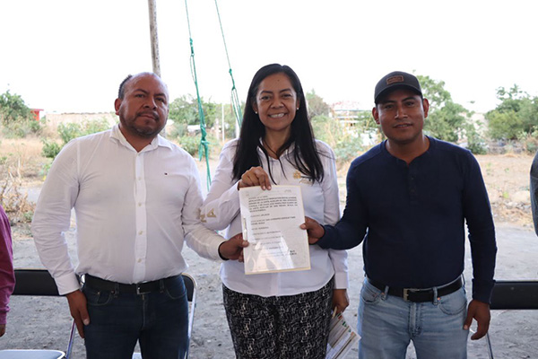 Ariadna Ayala inaugura red eléctrica en beneficio de juntas auxiliares de Atlixco