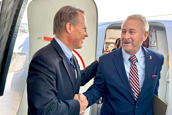 Ronald Johnson asume funciones como nuevo embajador de Estados Unidos en México