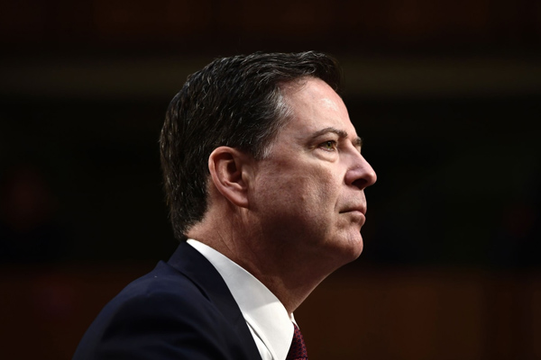 EU investiga a exdirector del FBI por presunta amenaza contra Trump