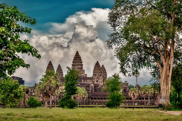 Al menos tres muertos tras caída de un rayo en templo Angkor Wat de Camboya