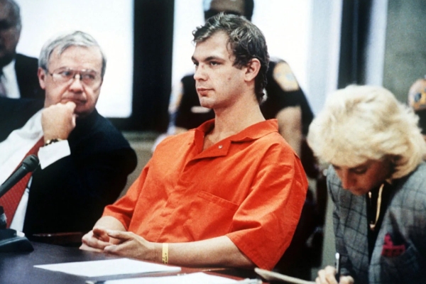 Jeffrey Dahmer cumpliría 65 años: el asesino que inspiró series, documentales y horror