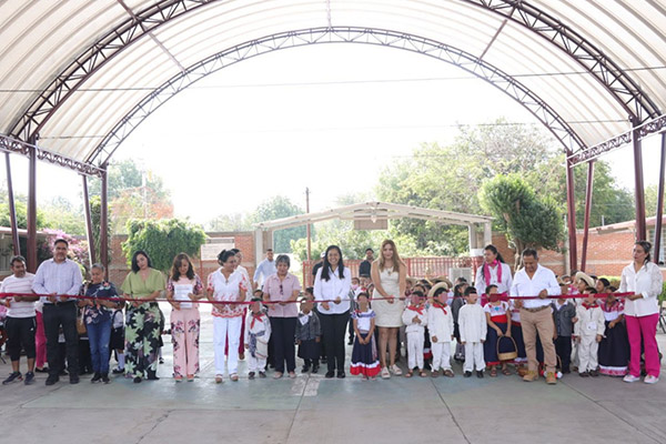 Ariadna Ayala impulsa una educación digna en Atlixco
