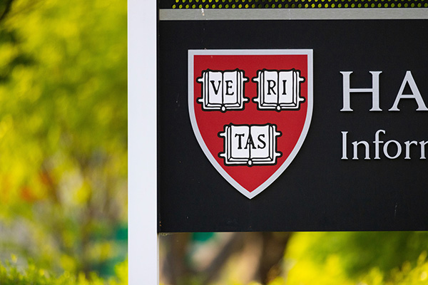 Harvard vs Trump: la universidad demandó al gobierno, pero accedió a sus solicitudes