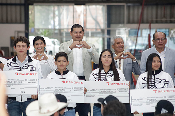 Gobierno de Puebla otorga estímulos históricos a atletas rumbo a la Olimpiada Nacional
