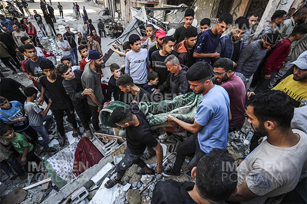 Al menos 10,000 cadáveres yacen en Gaza bajo los escombros: OMS