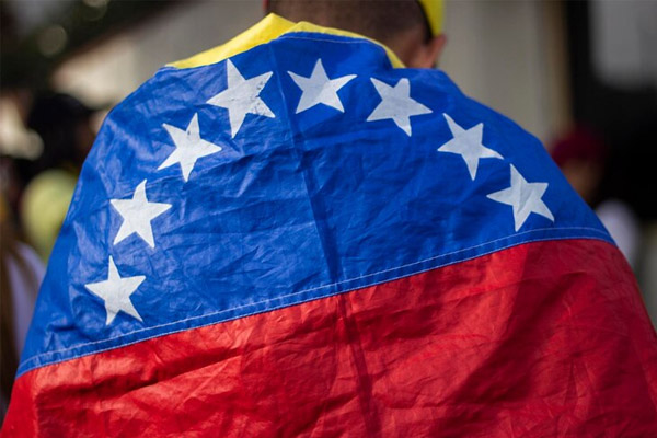 Venezuela emite alerta de viaje para connacionales que prevén viajar a EU