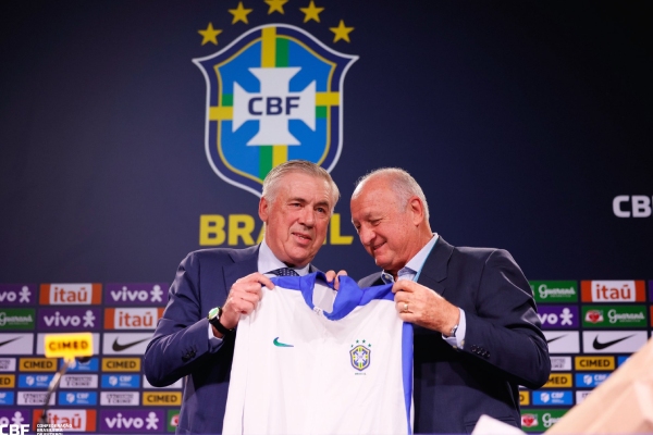 Ancelotti llega a Brasil bajo la sombra de una investigación por irregularidades en su fichaje