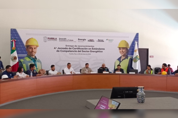Puebla impulsa la transición energética con certificación en competencias del sector