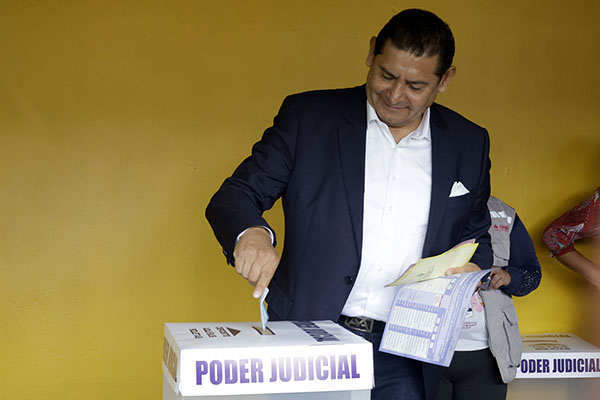 El gobernador Alejandro Armenta llama a votar libremente por el Poder Judicial