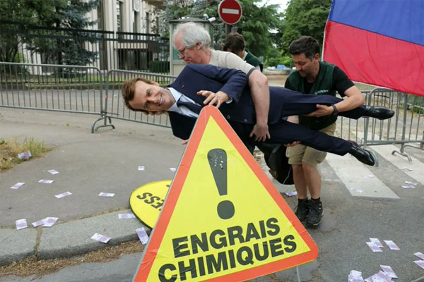 Roban la figura de cera de Macron del Museo Grévin en París