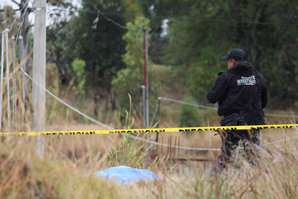 Lo hallan muerto y con huellas de violencia