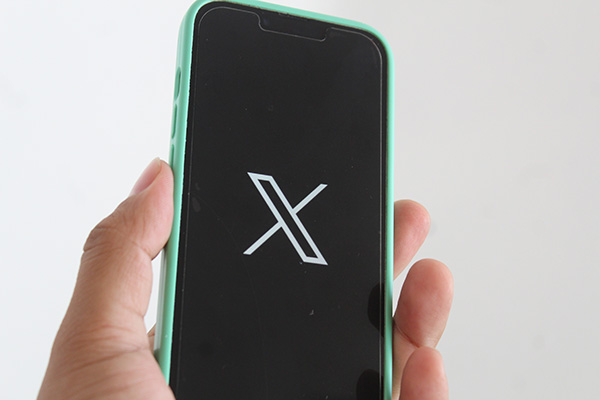 Musk reinicia la mensajería en X con XChat: arquitectura nueva, lenguaje nuevo