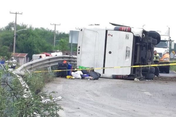 Accidente de autobús deja 11 muertos y 17 heridos en Nuevo León