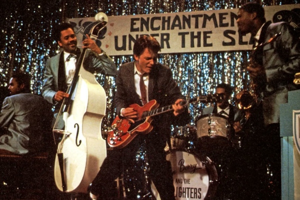 Perdida en el espacio-tiempo: inician búsqueda de la mítica guitarra de Marty McFly