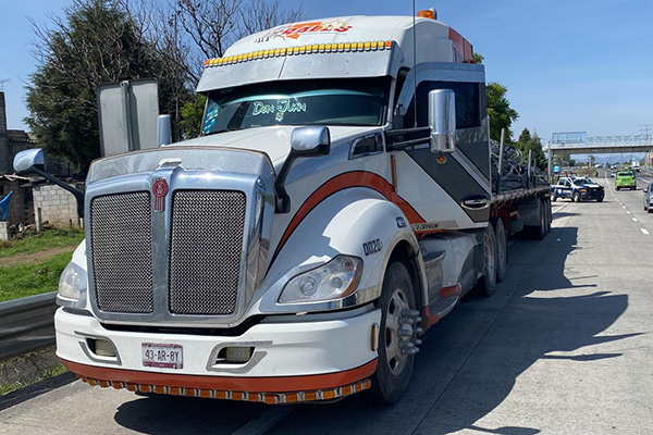 Intensa movilización por robo de tráiler con mercancía; el conductor está desaparecido