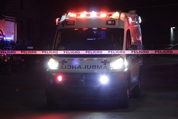Brutal volcadura en la autopista cobra una vida