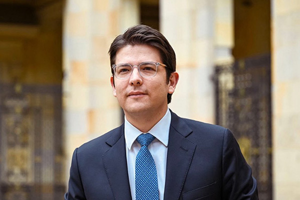 Fiscalía de Colombia imputa a menor acusado de disparar a precandidato presidencial