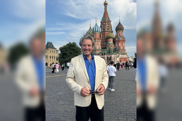 Padre de Elon Musk califica a Putin como una persona admirable