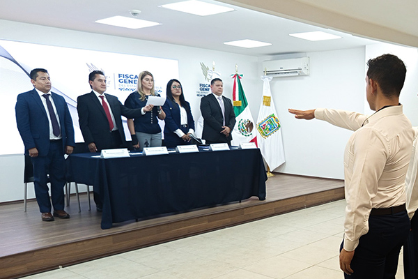 Encabeza Idamis Pastor Betancourt toma de protesta de 34 auxiliares del Ministerio Público