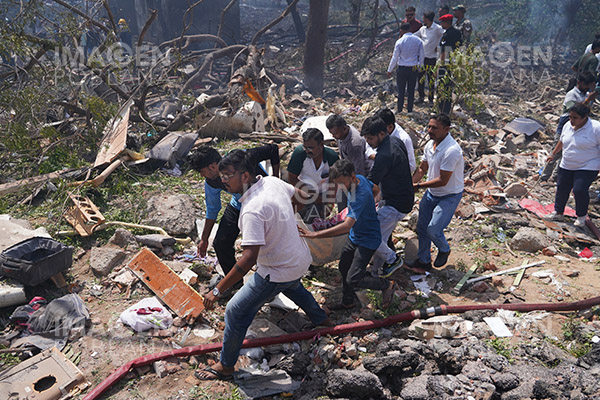 Supera los 290 el número de muertos en el siniestro del avión en la India