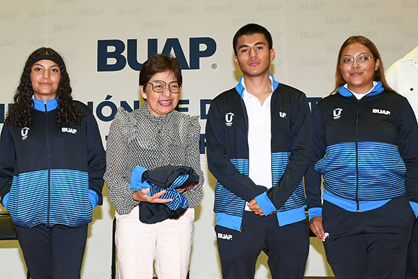 Lilia Cedillo a la delegación BUAP para los Juegos Deportivos Nacionales Escolares 2025