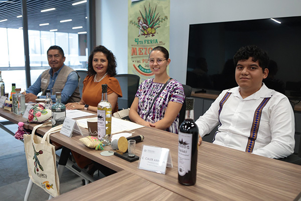 Promocionan en Congreso del Estado 4ª Feria del Mezcal y el Pulque, en Atlixco