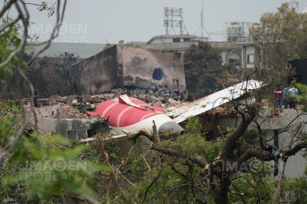 La selfi final de una familia antes de la tragedia aérea en India
