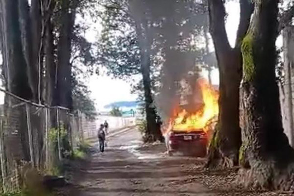 Sigue sin identificar el cadáver hallado en la cajuela de un auto en llamas