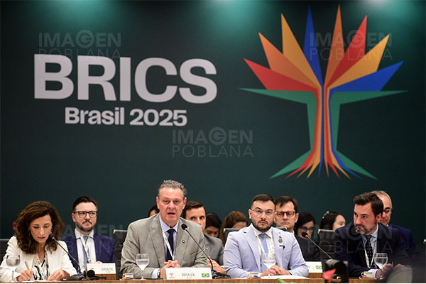 Colombia celebra adhesión a Nuevo Banco de Desarrollo del grupo BRICS